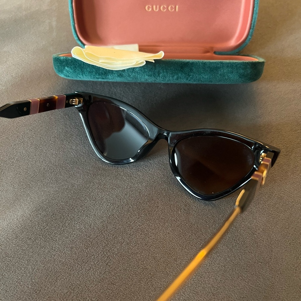 Gucci Cat Eye Acetate Sunglasses - Picture 7 of 11